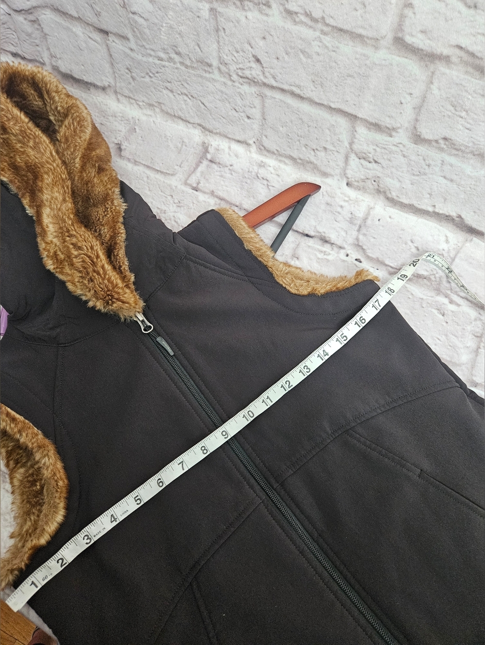 Marmot Women's Furlong Vest Faux Fur Black Size Small - Picture 6 of 11